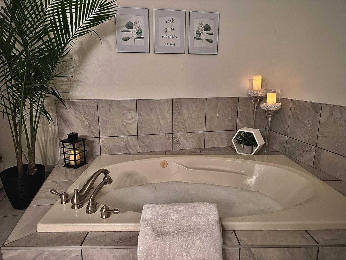 Settlers Suites Niagara-on-the-Lake ภายนอก รูปภาพ